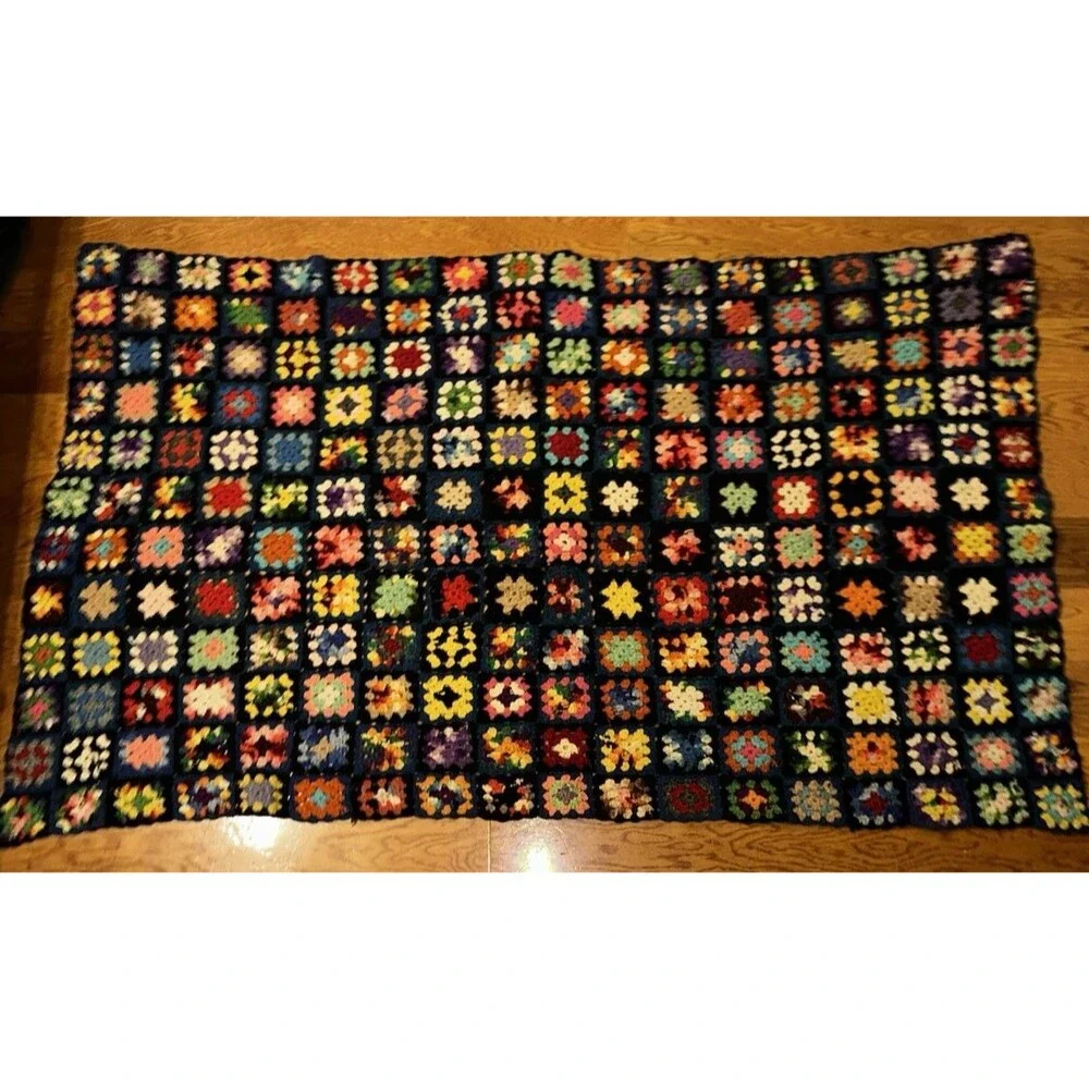 Handmade size 66x41